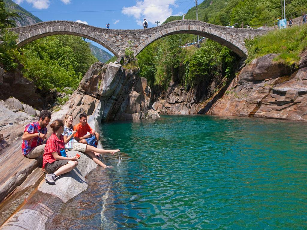 Image 2 - Valle Verzasca - Verdi acque