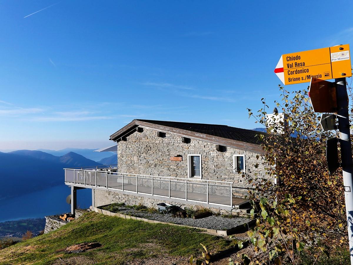 Image 0 - Capanna Cardada