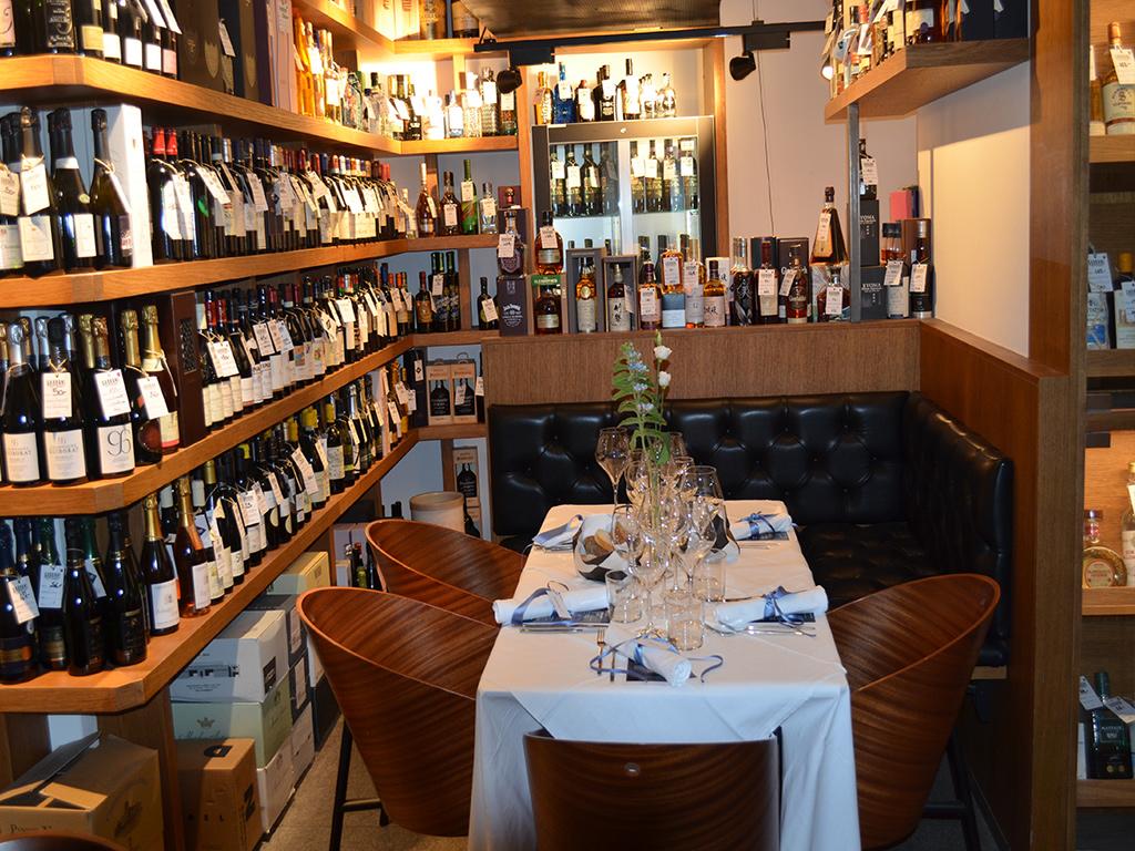 Image 3 - Club G. Gabbani, Wine bar & Billiard