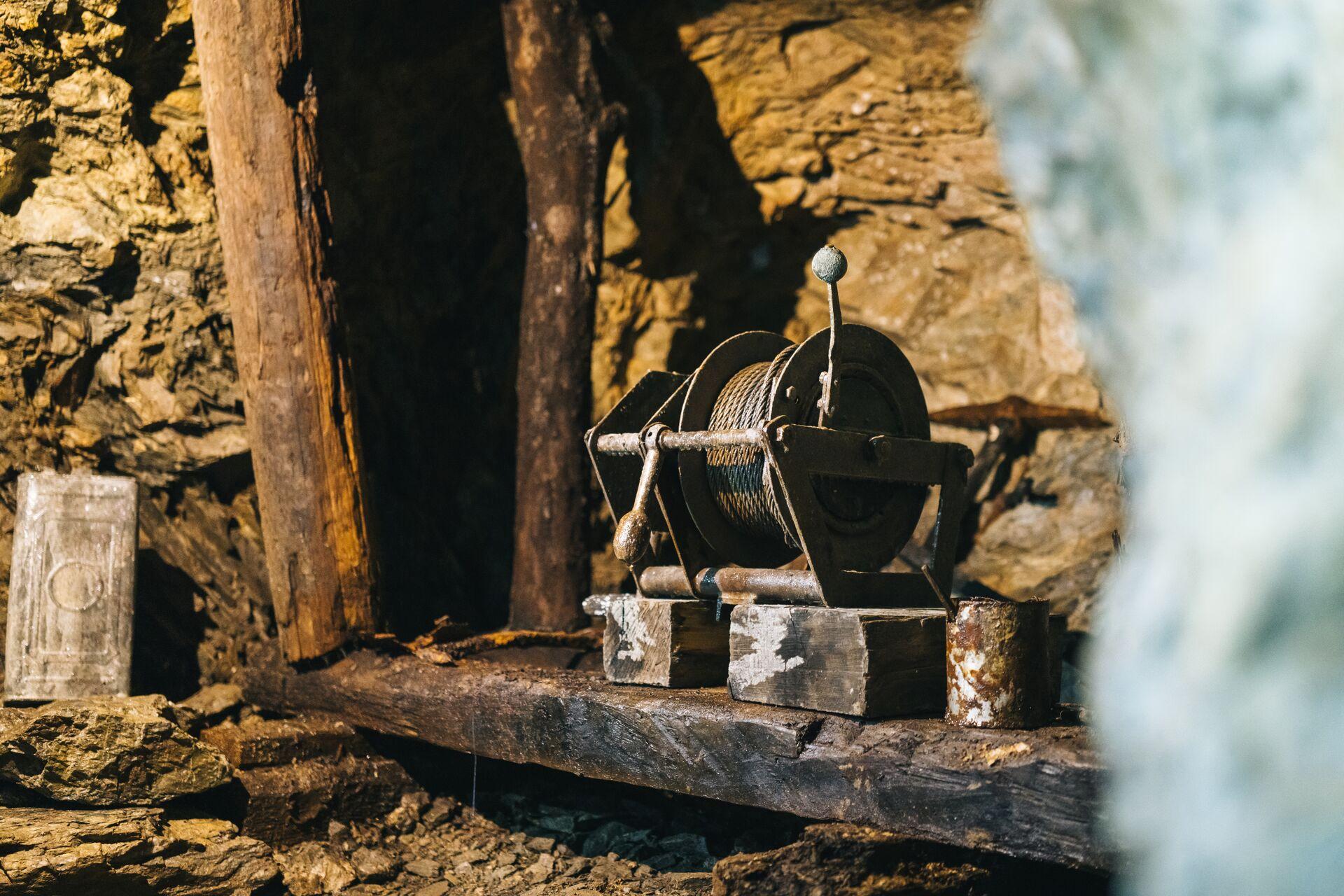 Image 5 - Sessa Goldmine