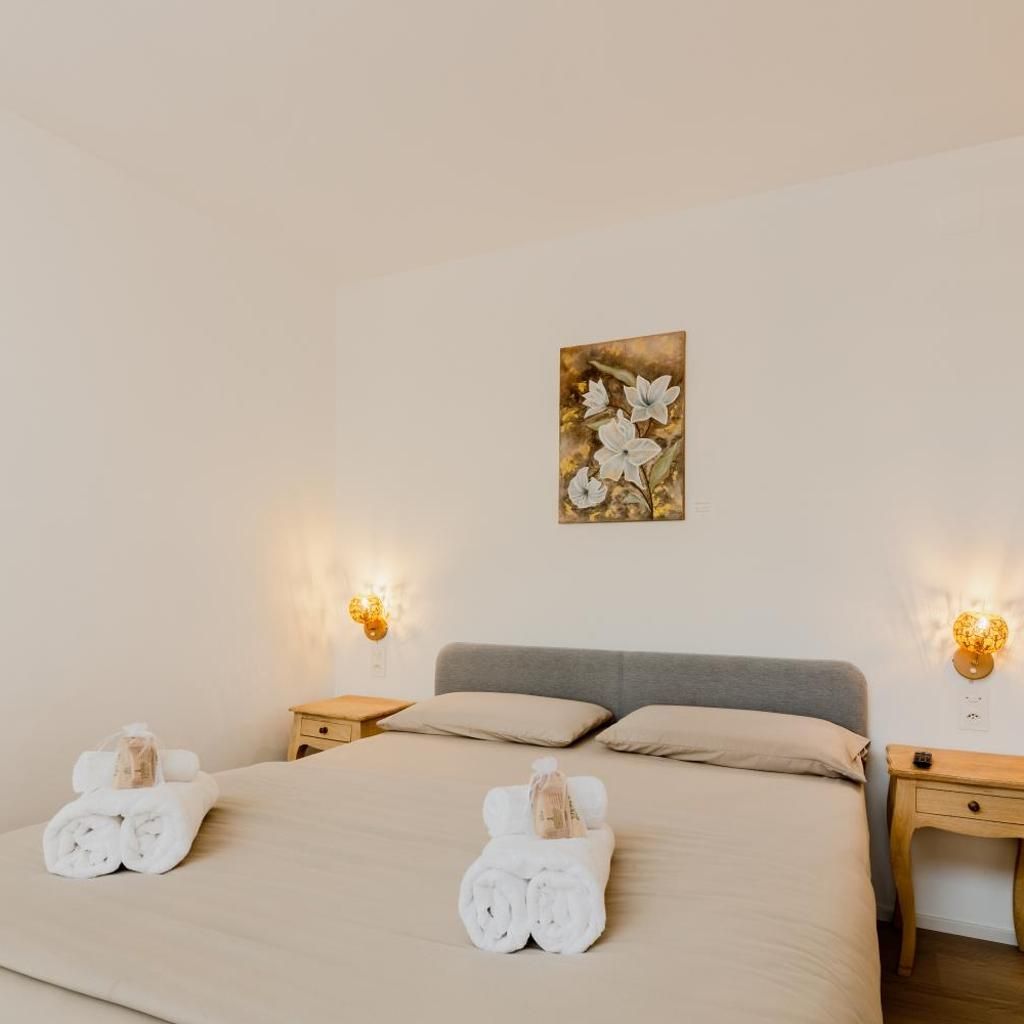 Image 0 - Garden Apartment in Center - Ambra