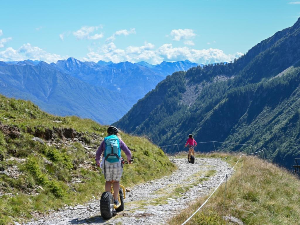 Image 5 - Talfahrt auf dem Monster Roller Bosco Gurin