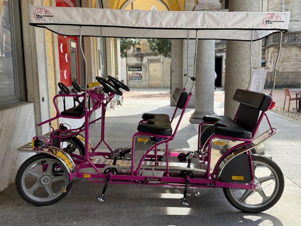 Image 2 - Il risciò rosa del Giro d'Italia