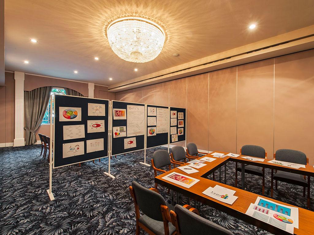 Image 18 - Hotel De La Paix