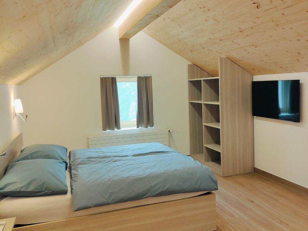 Image 3 - Symphony Hotel & Restaurant