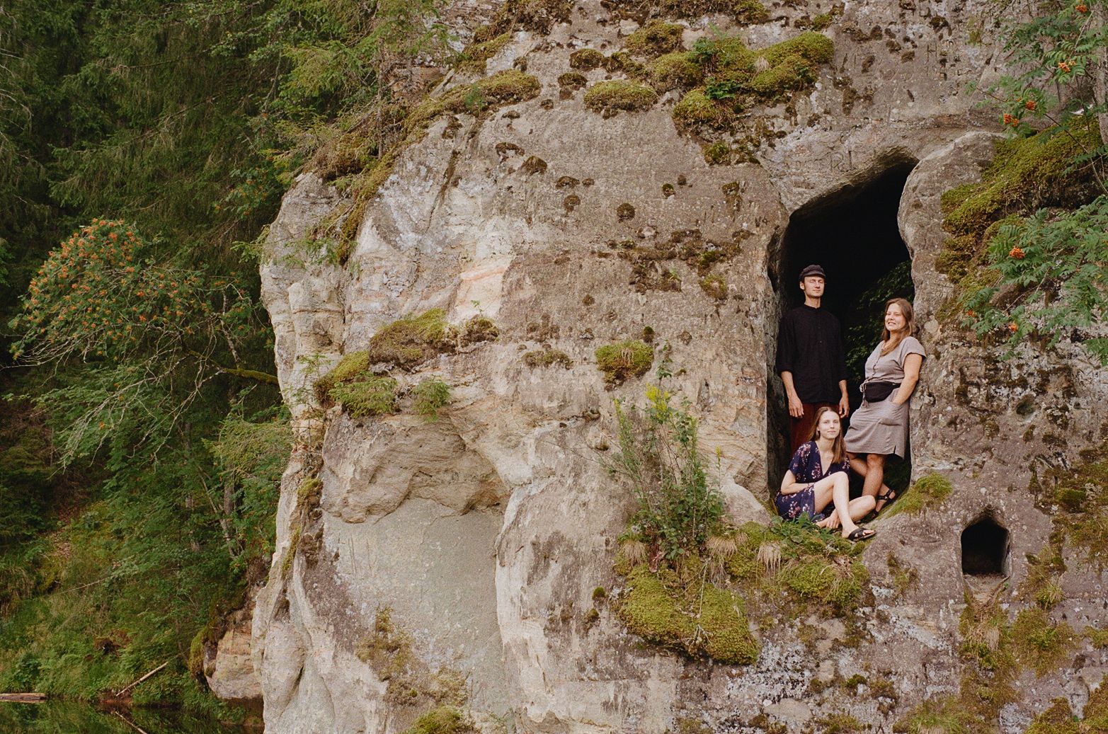 Image 1 - 