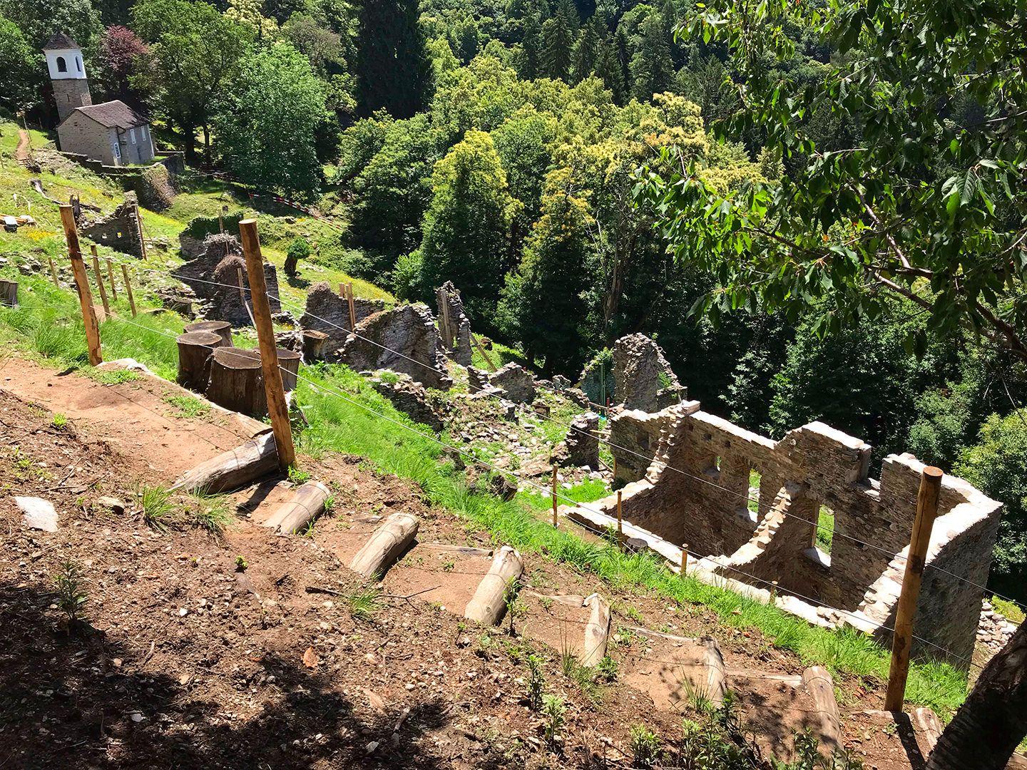 Image 2 - Rovine del villaggio di Prada