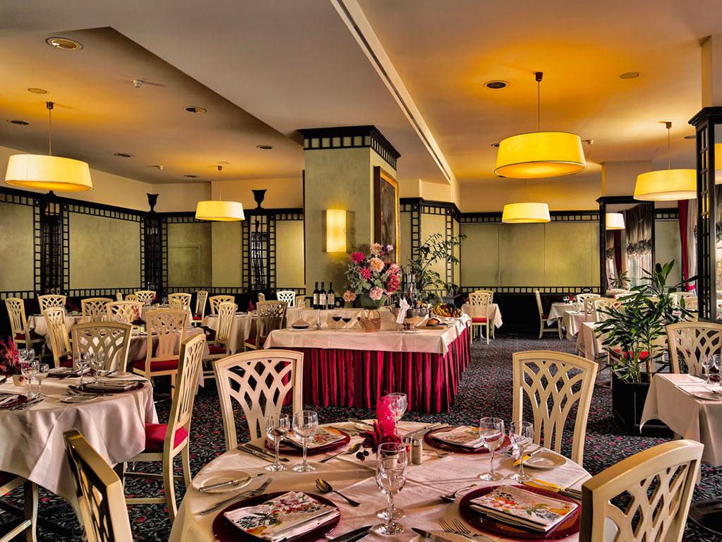 Image 5 - Hotel De La Paix