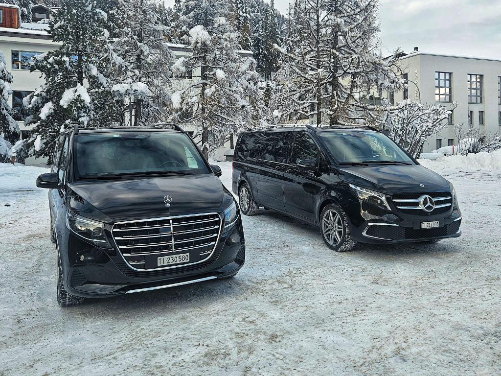 Image 3 - Berini Limousine