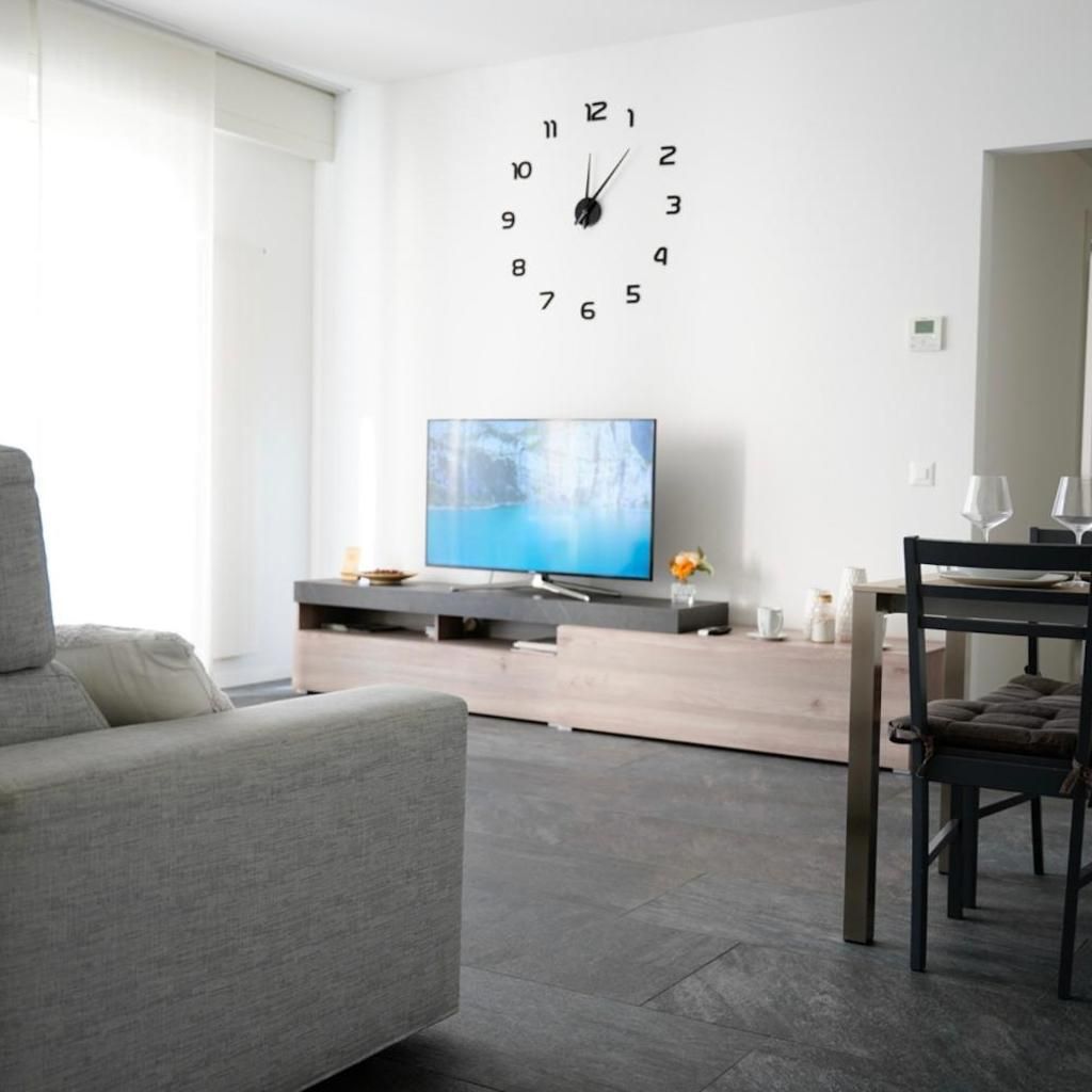 Image 0 - Urban Flat