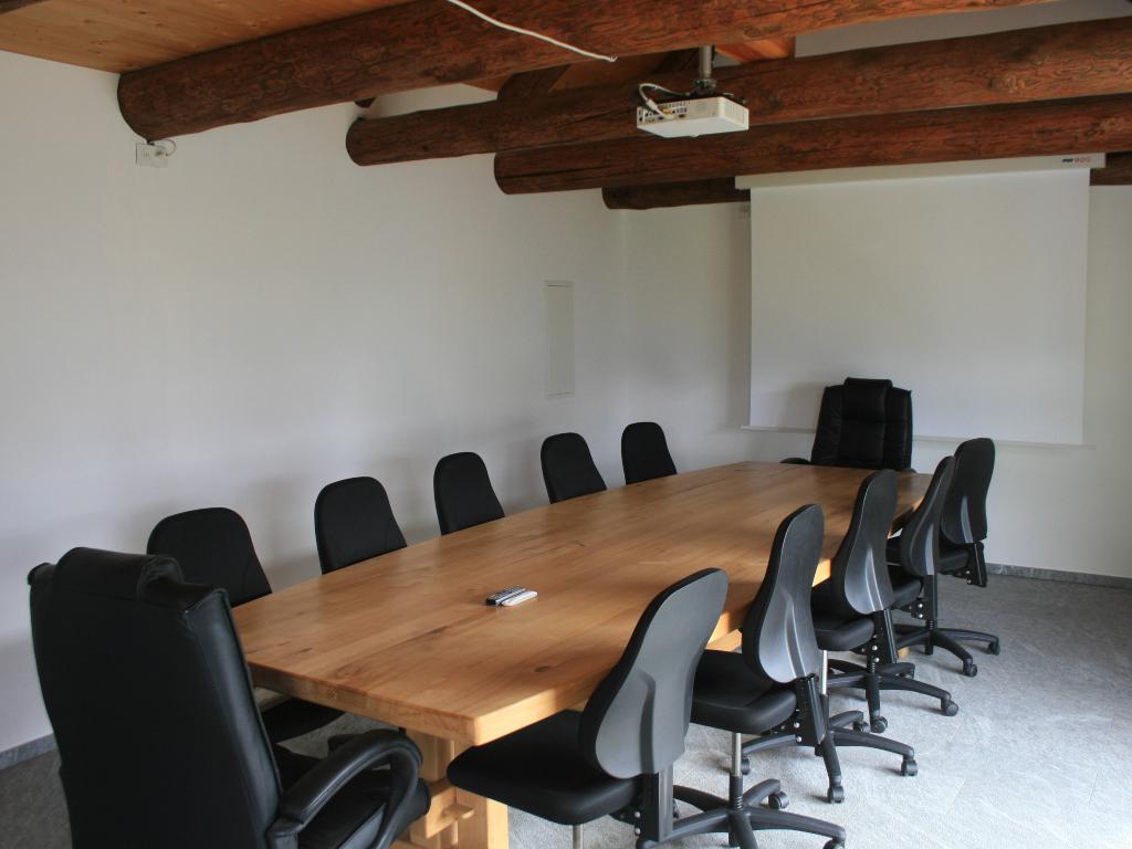 Image 2 - 