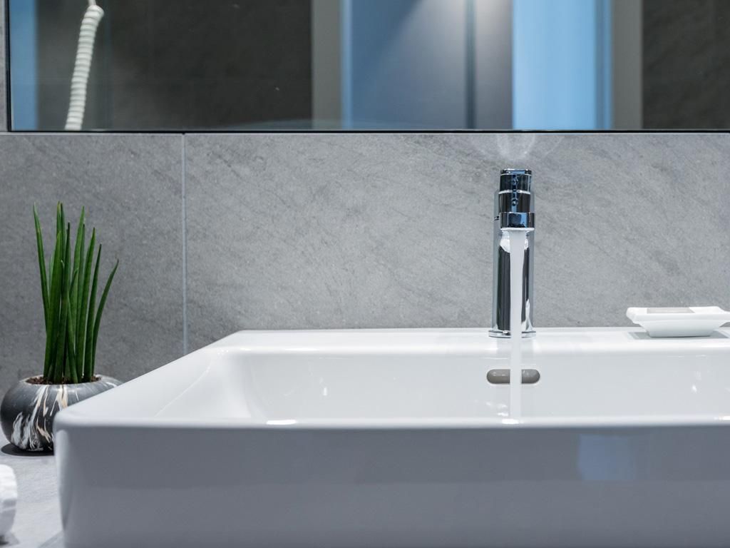 Image 5 - Hotel & Lounge Lago Maggiore