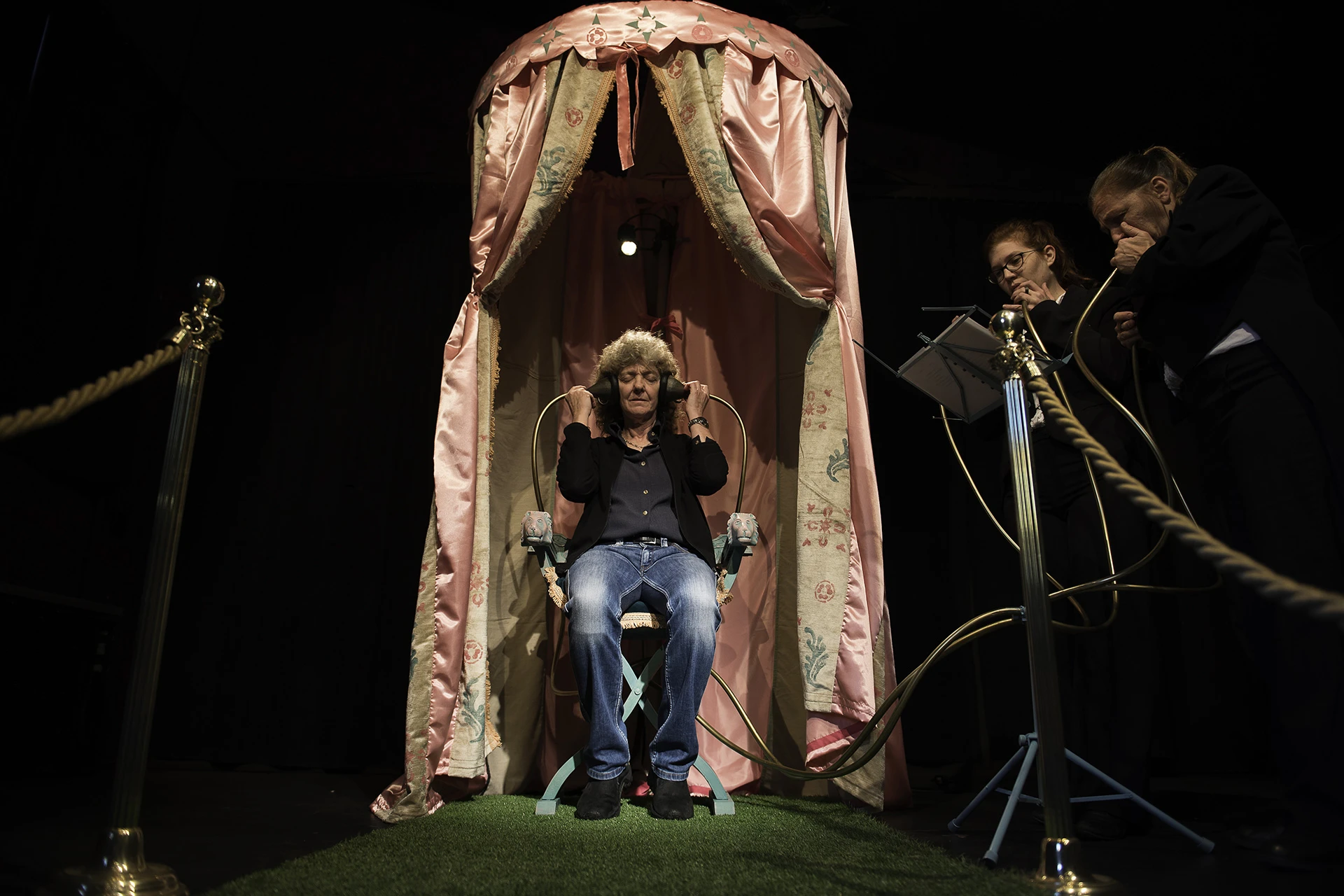 Imbuteatro con il Teatro Pan: storie sussurrate all'orecchio per un solo spettatore