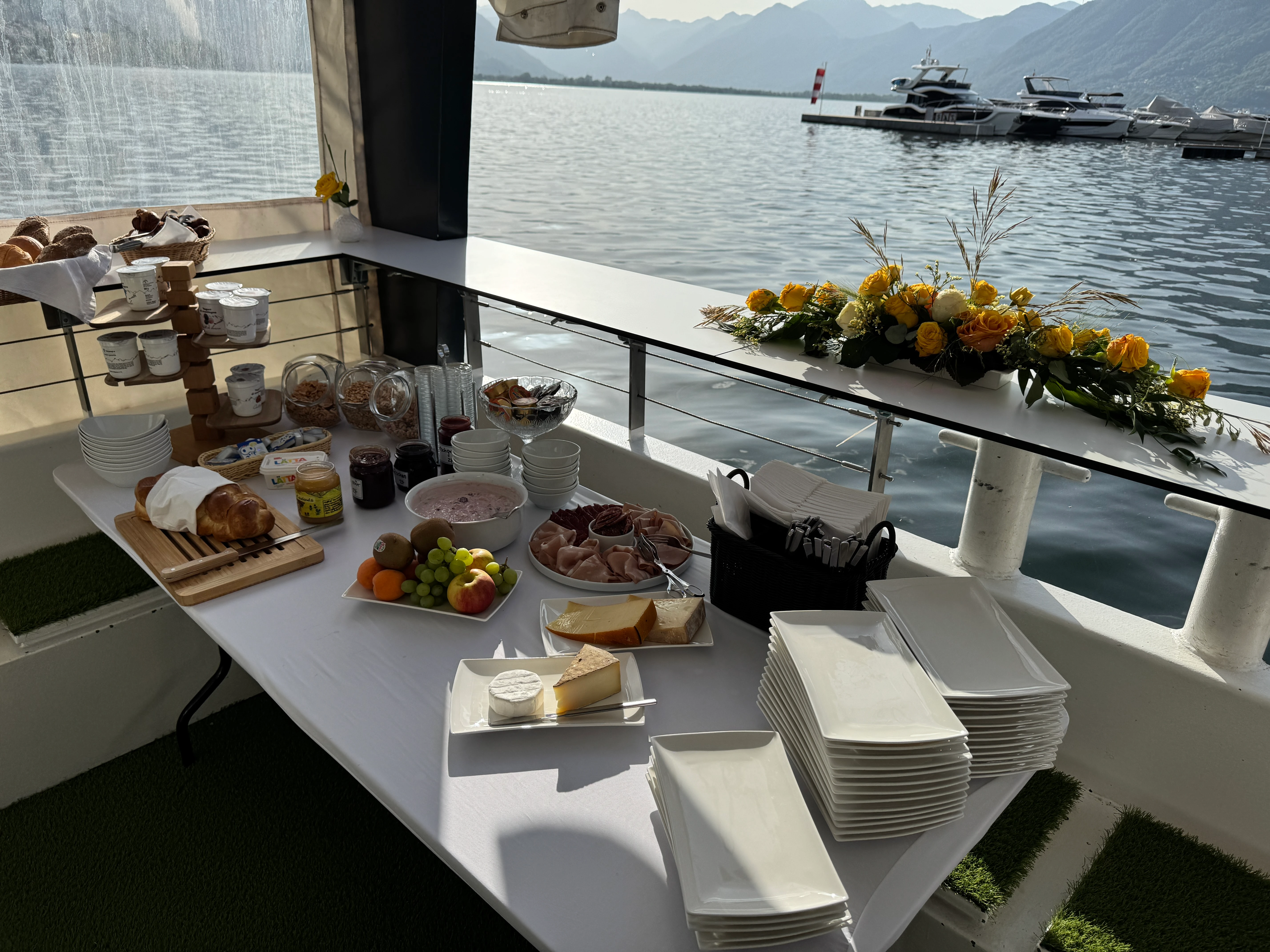 Image 0 - Colazione e viaggio al mercato di Cannobio Image 0 -
