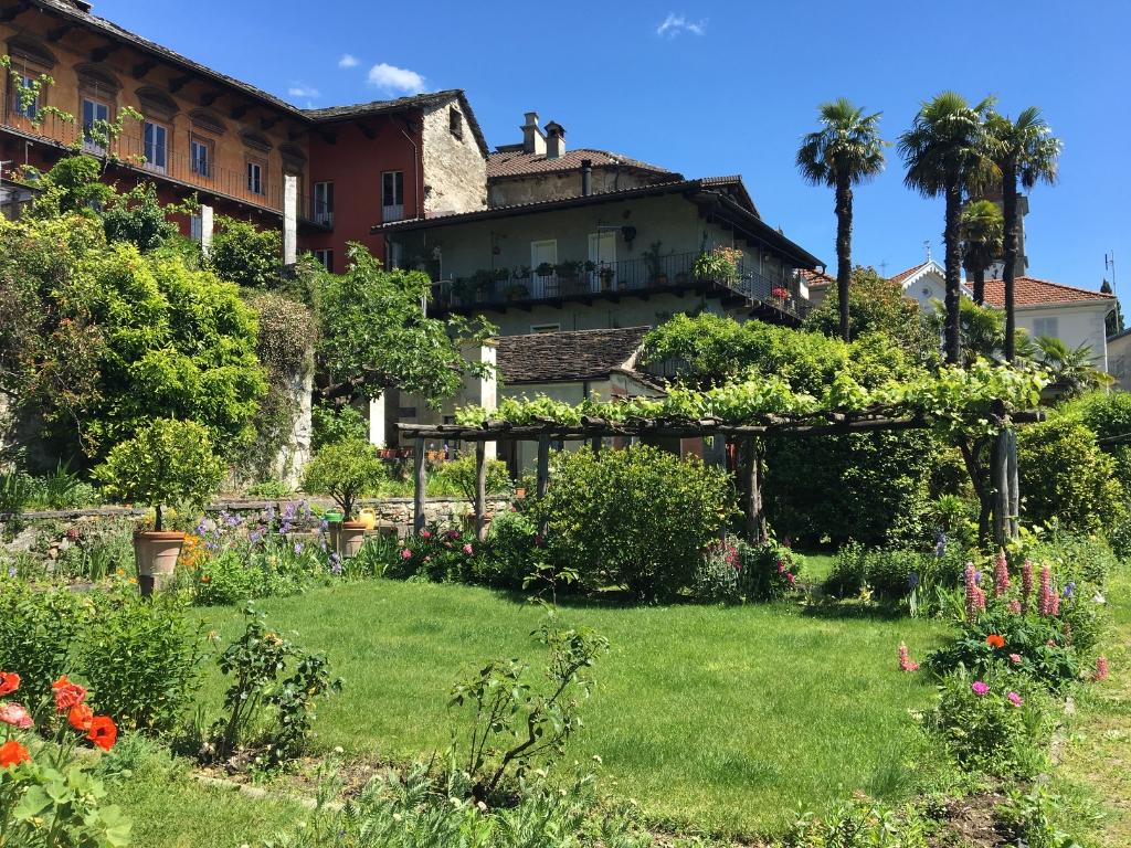 Image 1 - Paysage anthropique, jardins privés et particularités architecturales de Ronco s/A