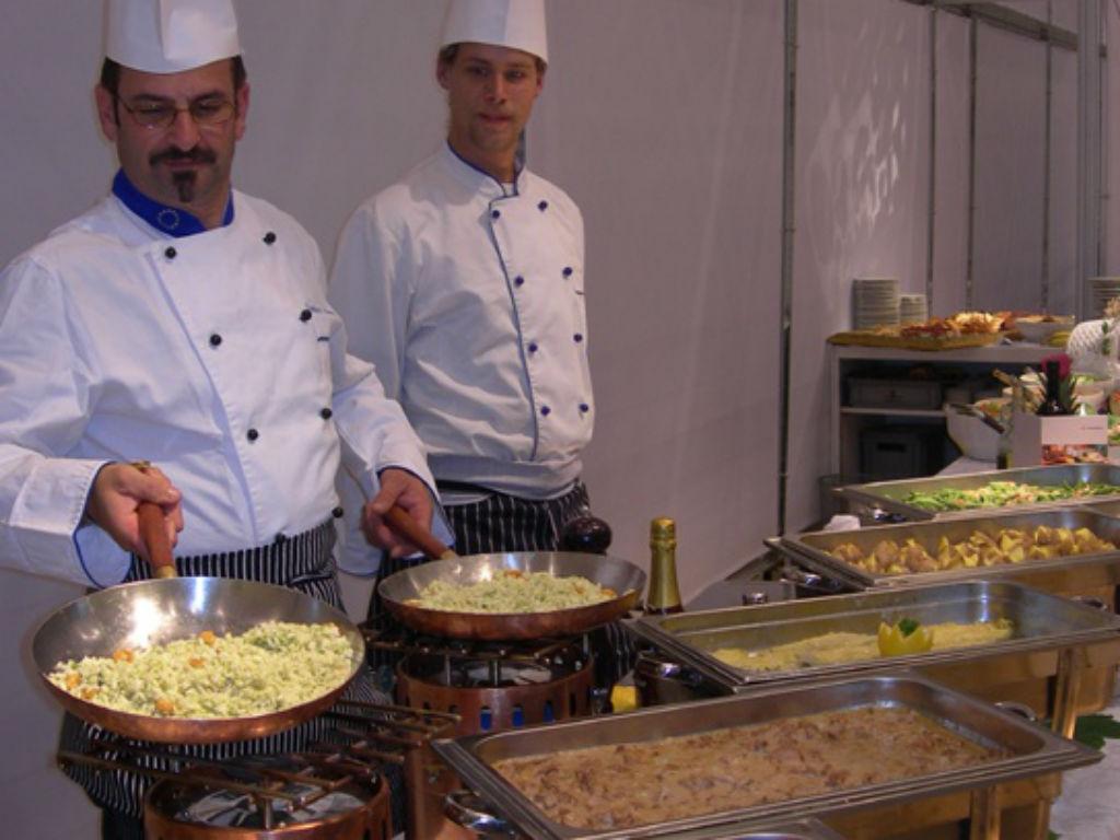 Image 3 - Backstage Catering Deluxe