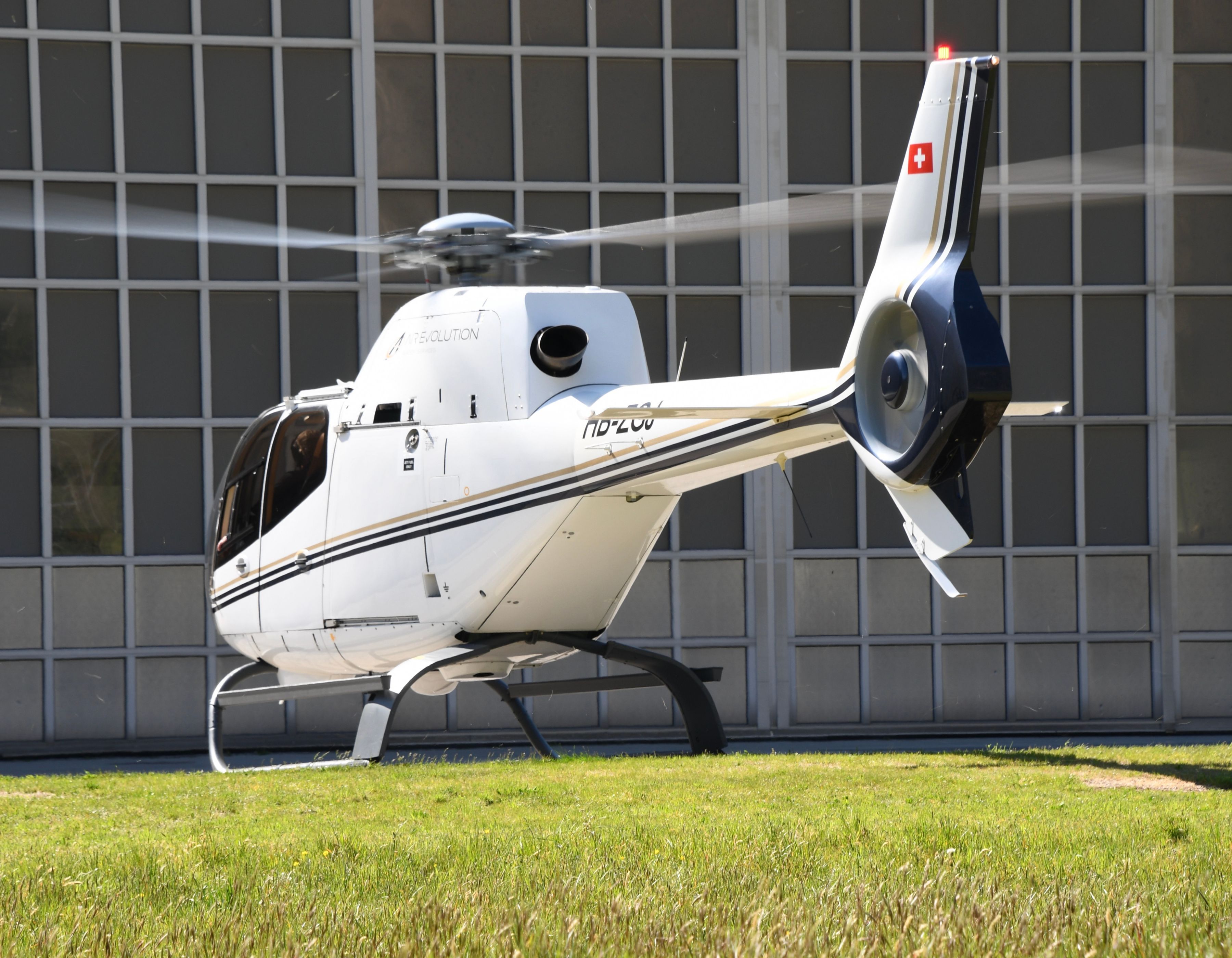 Image 2 - AIR-EVOLUTION LTD - Voli in elicottero