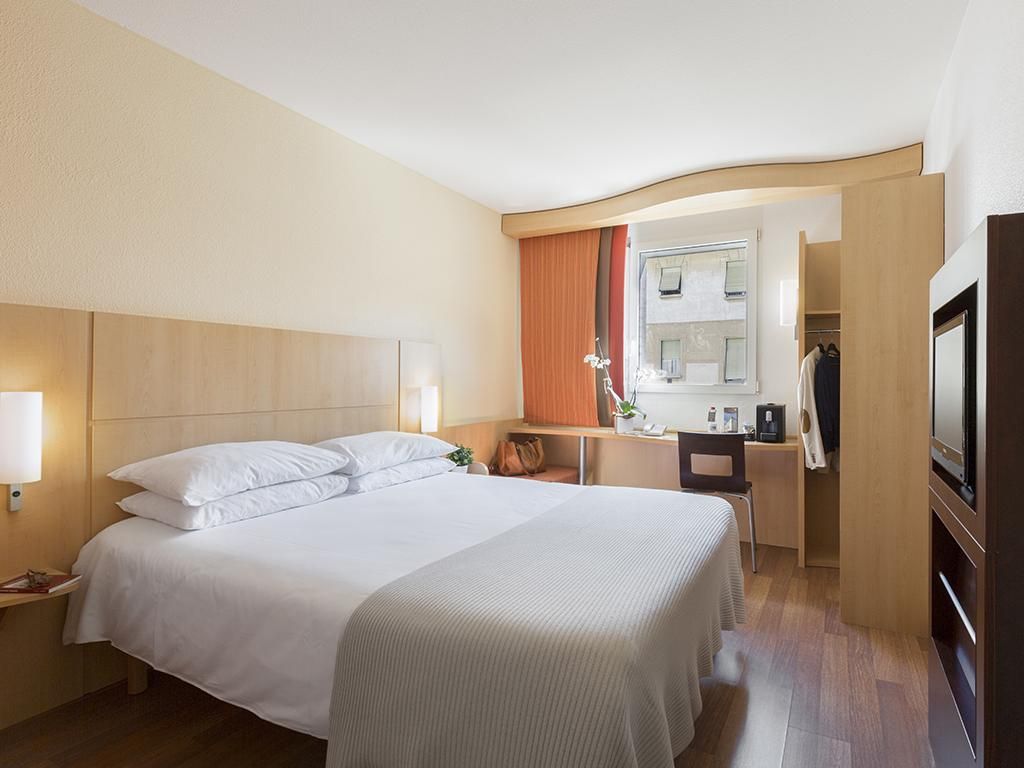 Image 1 - Ibis Locarno