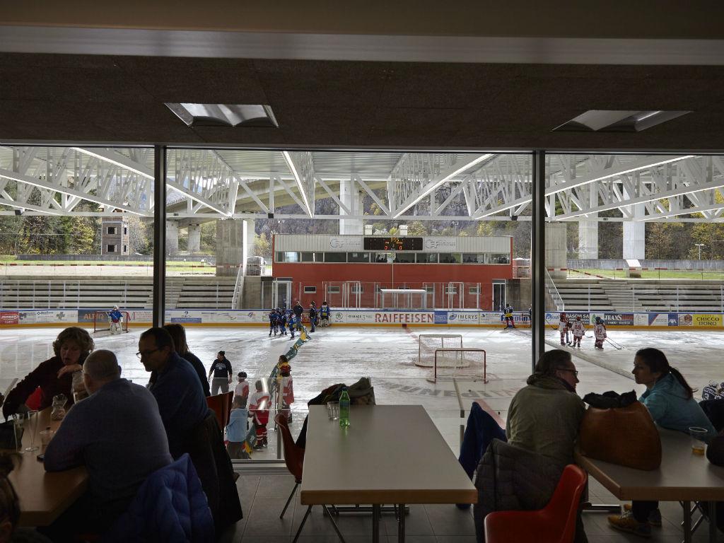 Image 4 - Eisbahn von Faido