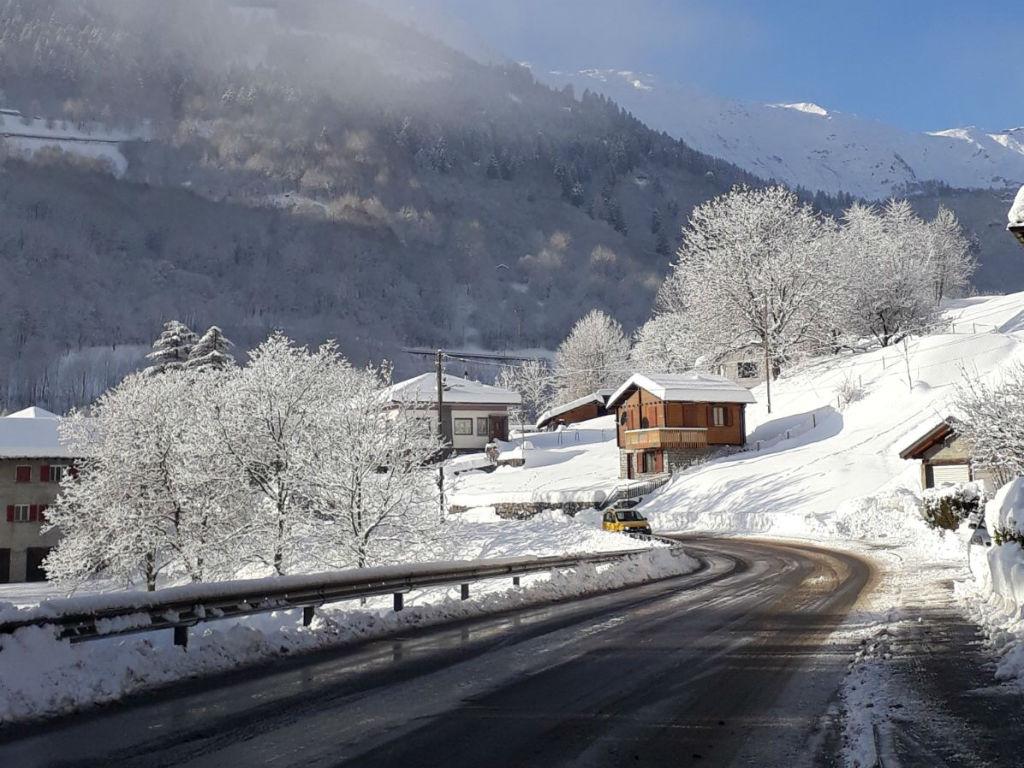 Image 0 - Collegamento bus invernale Olivone-Campra