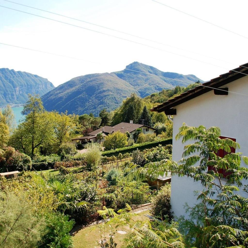Image 0 - Casa Dina