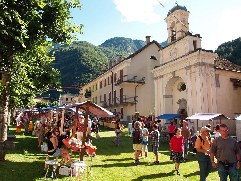 Image 3 - Artis negozio dell'Artigiano, Maggia