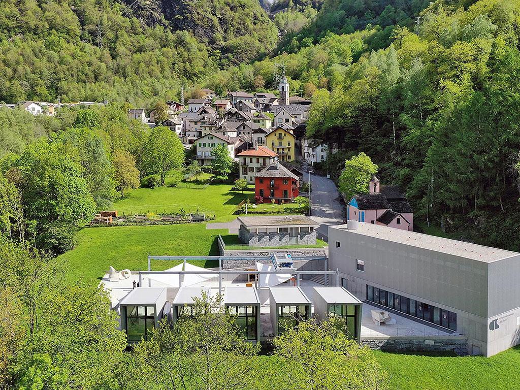 Image 6 - Centro Internazionale di Scultura di Peccia