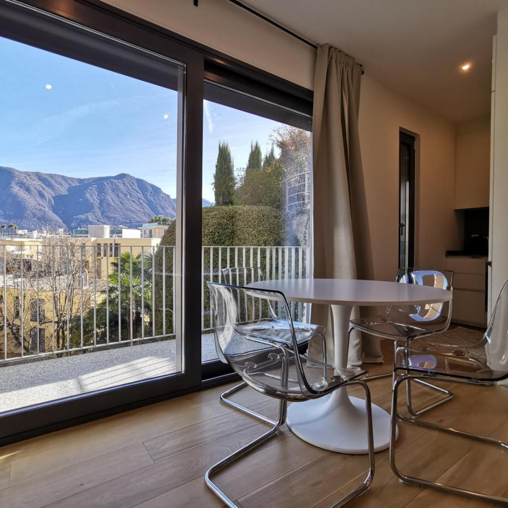 Image 0 - Experience The Loft! LOFT 18, downtown, near the lake FREE PARKING available