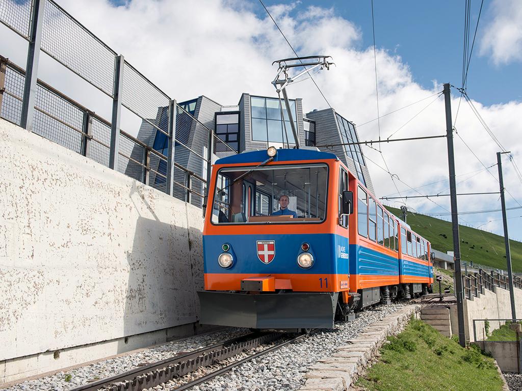 Image 2 - Discover the Cog railway Monte Generoso with Morsetta