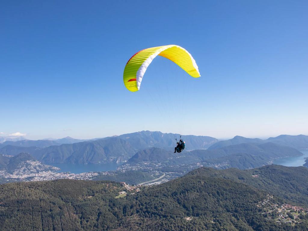 Image 2 - Voli tandem in parapendio in Ticino
