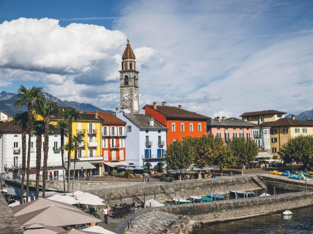 Image 4 - Camélias & lac en vélo électrique
