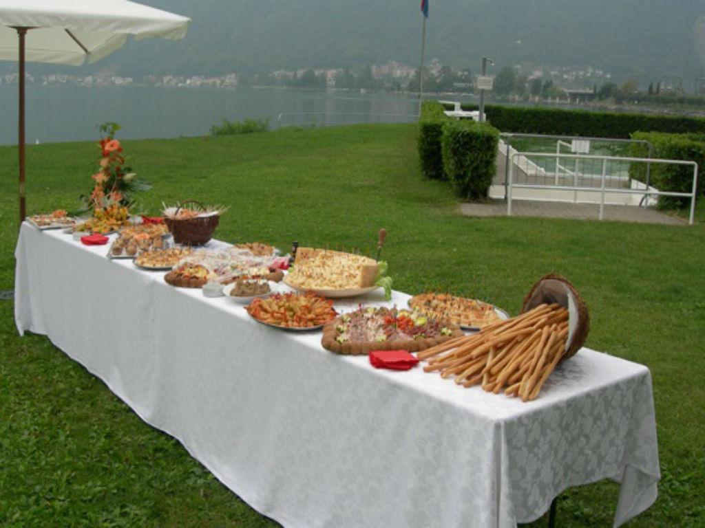 Image 0 - Backstage Catering Deluxe