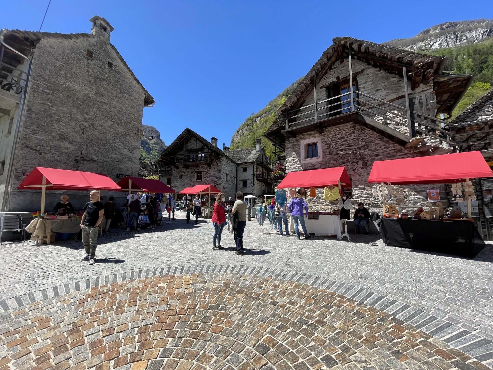 Image 4 - The market of Sonogno