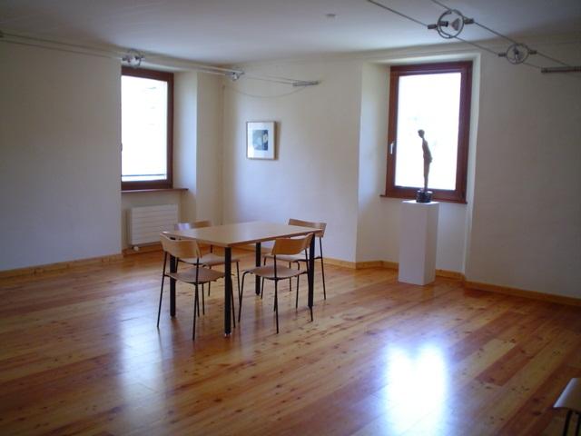 Image 3 - 