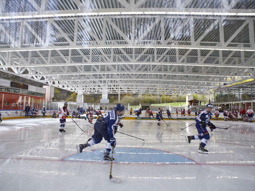 Image 3 - Eisbahn von Faido