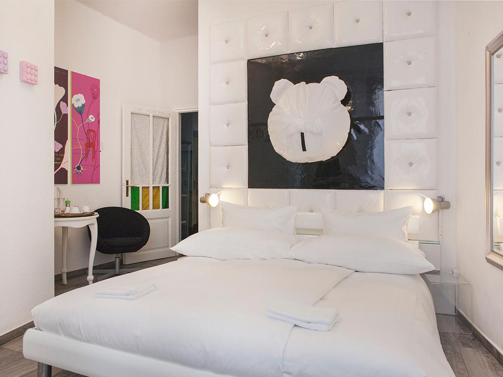 Image 11 - Caffè dell’Arte Boutique Rooms