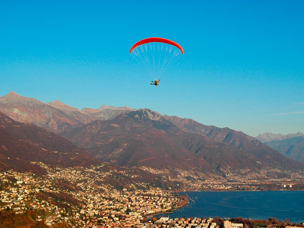 Image 1 - Paragliding
