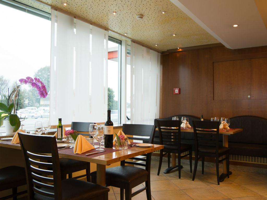 Image 8 - Hotel La Perla