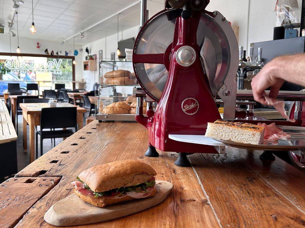 Image 10 - Velo Café Bar - Store e Customs 