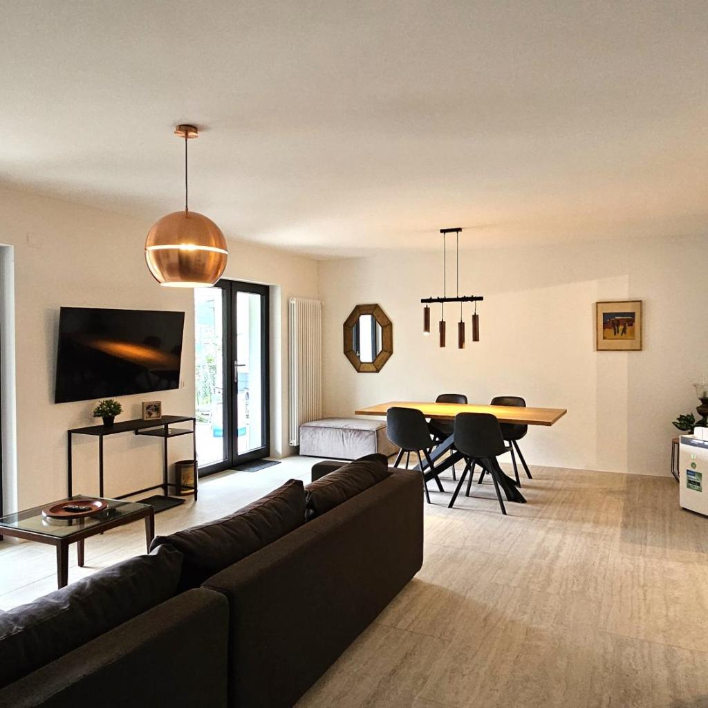 Image 0 - Bella Vista & SPA