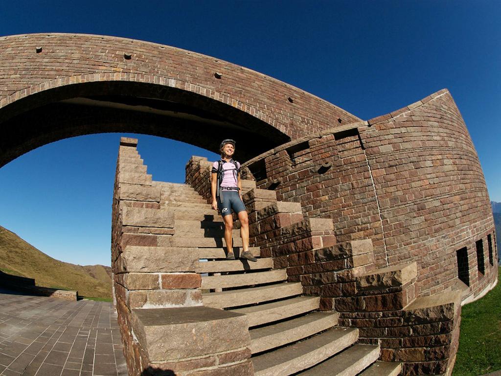 Image 3 - Vacanze a piedi: Sentiero Lago di Lugano 