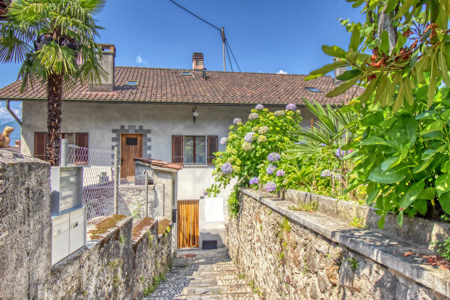 Image 0 - 2 room holiday apartment 'Casa Al Vicolo', Piazza Don G. Canevascini 10, Gerra