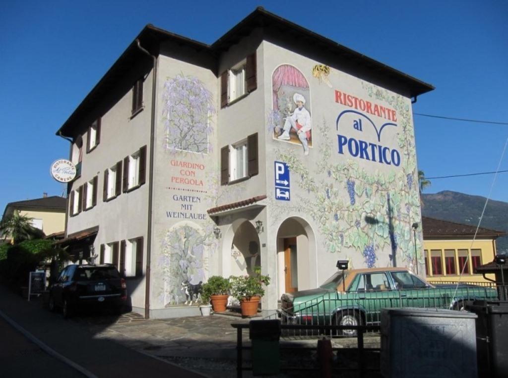 Image 0 - Al Portico