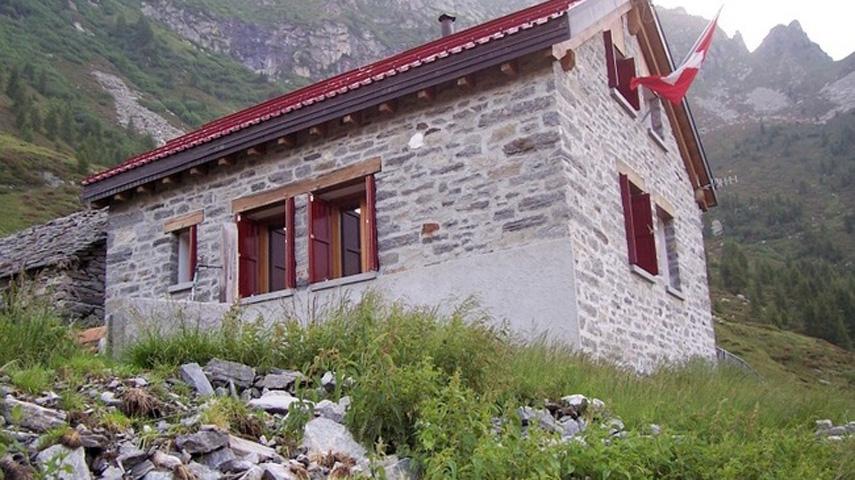 Image 2 - Capanna Lèis