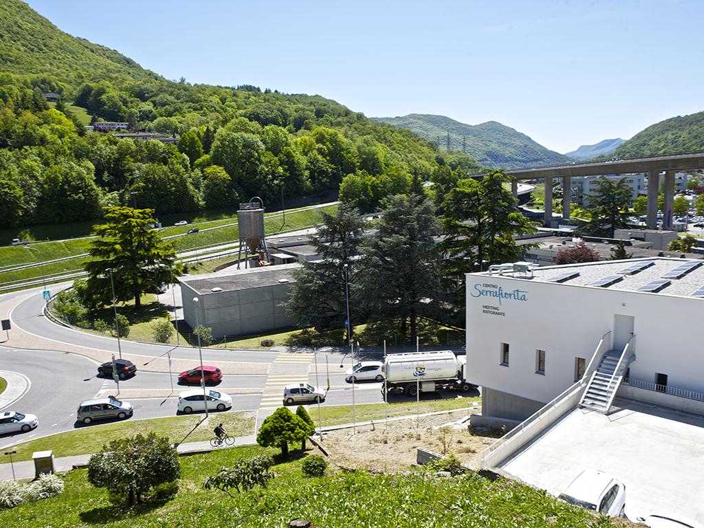 Image 4 - 