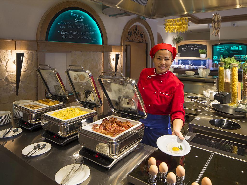 Image 8 - H4 Hotel Arcadia