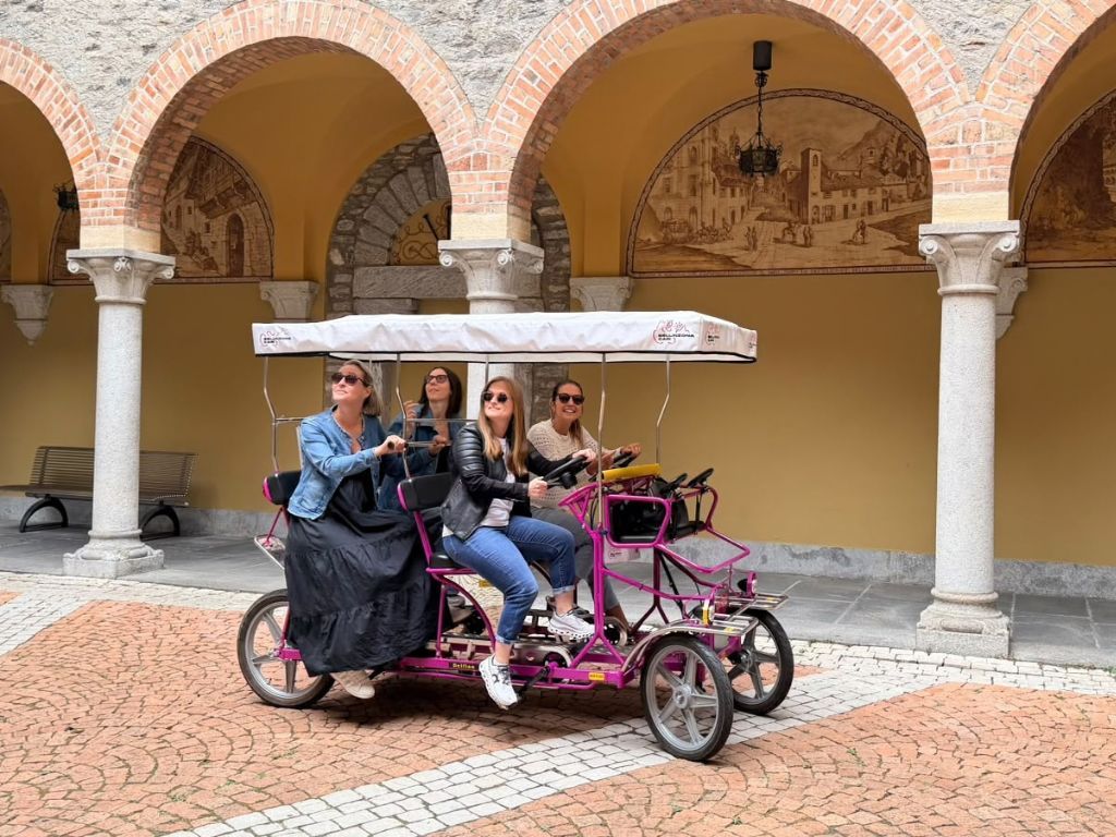 Image 1 - The pink rickshaw of the Giro d'Italia