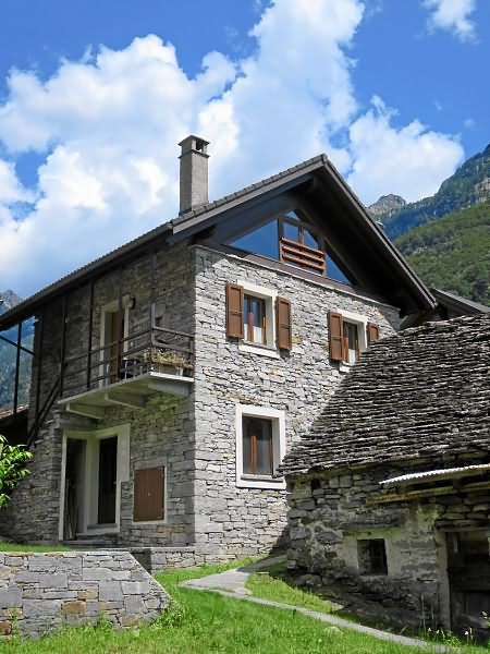 Image 0 - 3,5 room Rustico 'Casa Cervo', Via Strecce di Brione 5, Brione Verzasca, Valle Verzasca