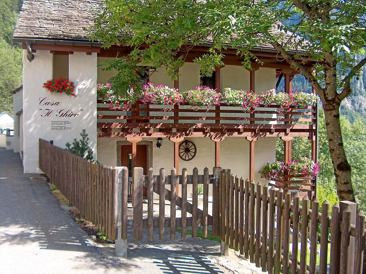 Image 0 - 4 room holiday apartment 'Casa il Ghiro', Camanoglio, Cerentino, Valle Maggia