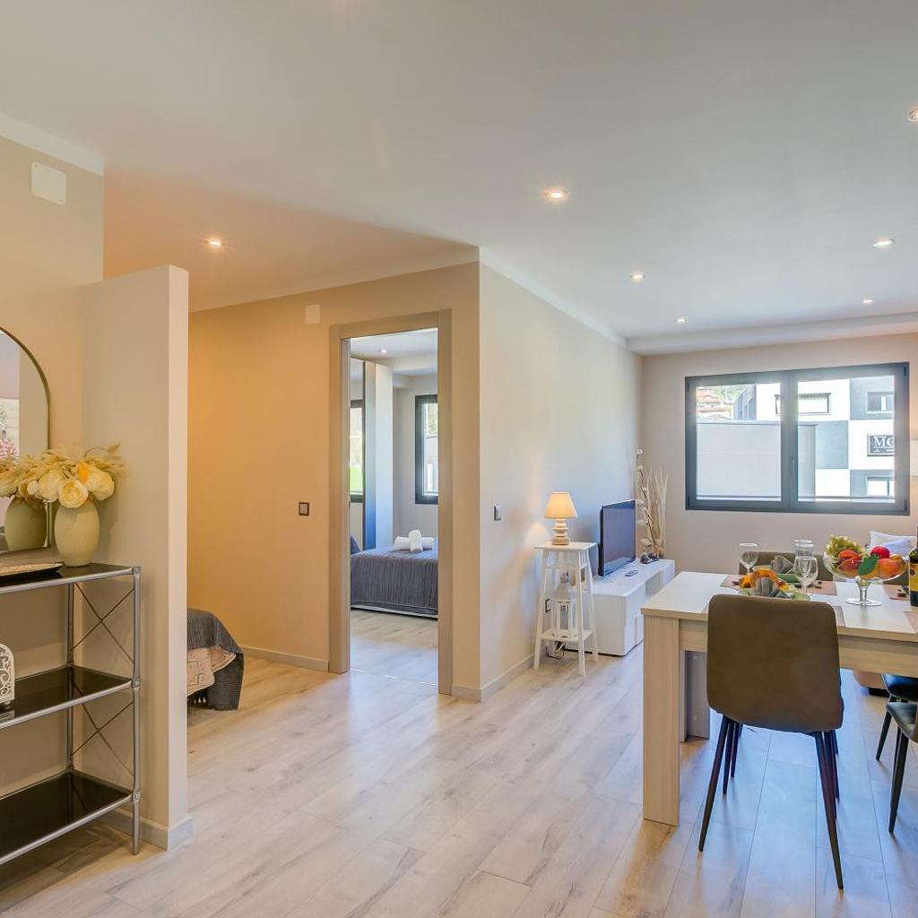 4 Seasons Apartment - Happy Rentals, Torricella - Holiday home in Ticino